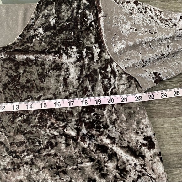 Pol crushed velvet short sleeve scoop neck shirt - Picture 8 of 10